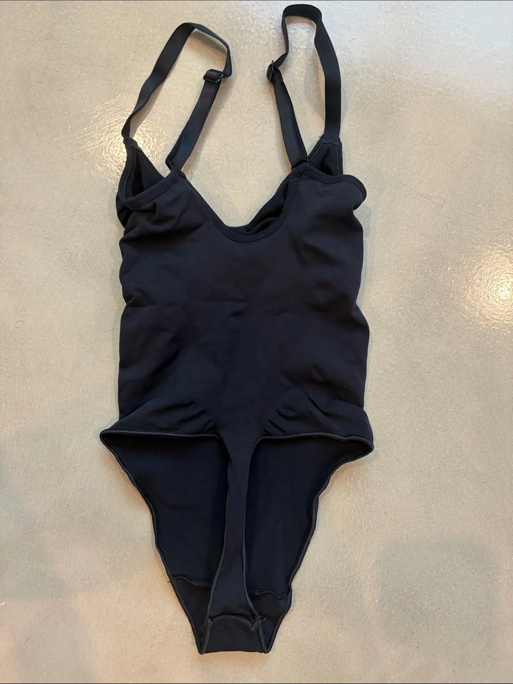 SKIMS Black Sleek Scoop-Front Bodysuit - Picture 3 of 4